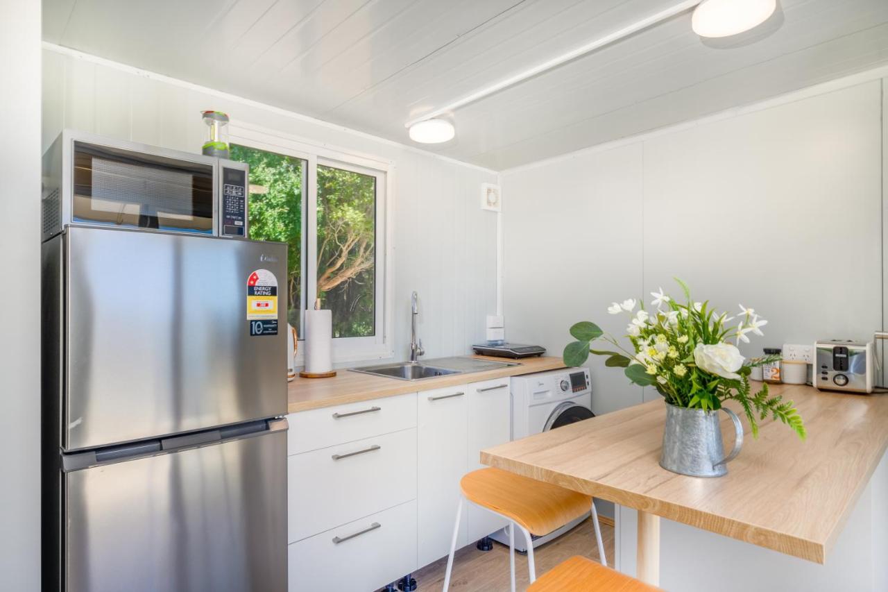 Cosy Cabin To Stay Even Better Than Glamping Pukekohe Bagian luar foto