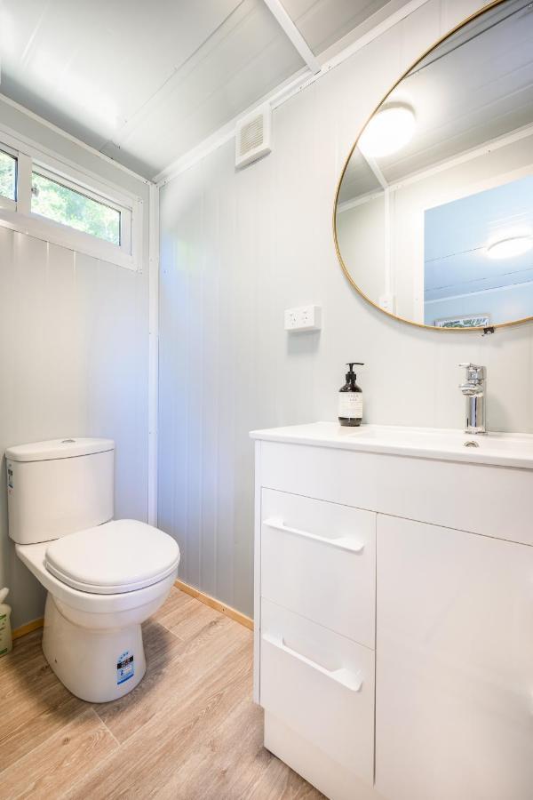 Cosy Cabin To Stay Even Better Than Glamping Pukekohe Bagian luar foto