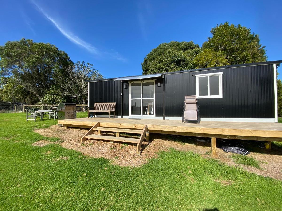 Cosy Cabin To Stay Even Better Than Glamping Pukekohe Bagian luar foto